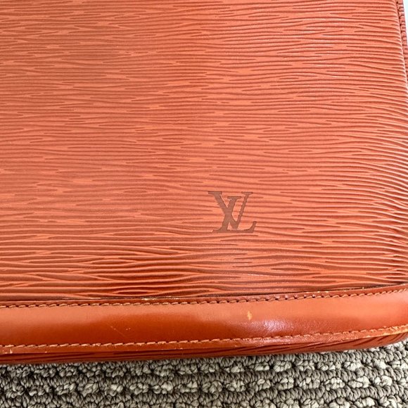 Louis Vuitton Vintage Epi Lussac Bag - Picture 11 of 12